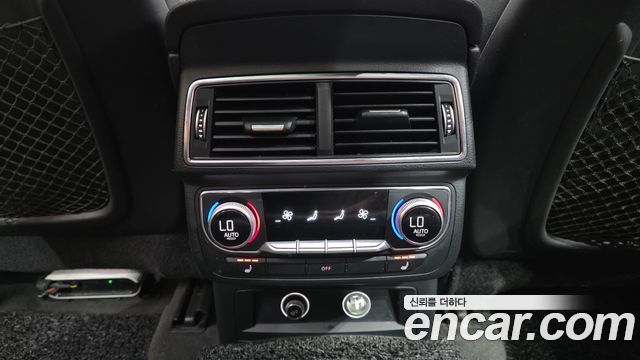 Audi Q7 2019 — photo 32