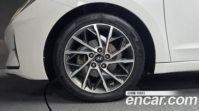 Hyundai AVANTE 2020 — photo 5