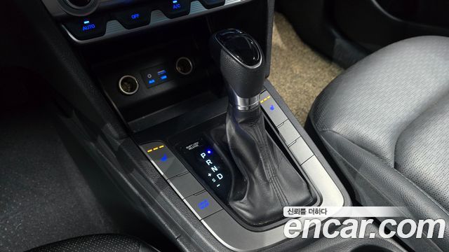 Hyundai AVANTE 2020 — photo 12