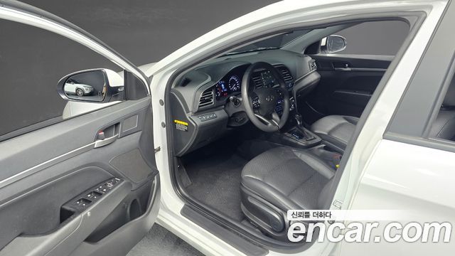 Hyundai AVANTE 2020 — photo 17