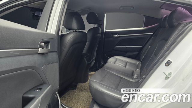 Hyundai AVANTE 2020 — photo 18