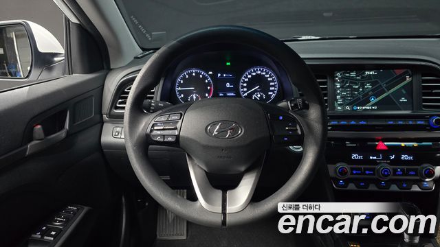 Hyundai AVANTE 2020 — photo 19