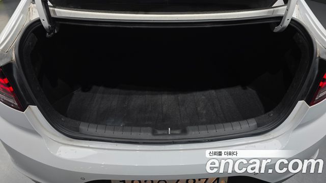 Hyundai AVANTE 2020 — photo 23