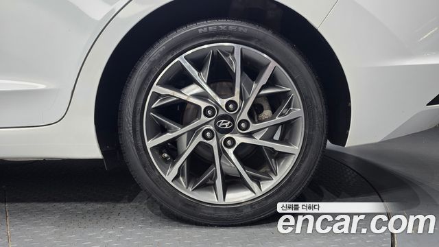 Hyundai AVANTE 2020 — photo 7