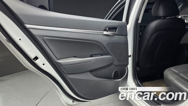 Hyundai AVANTE 2020 — photo 15