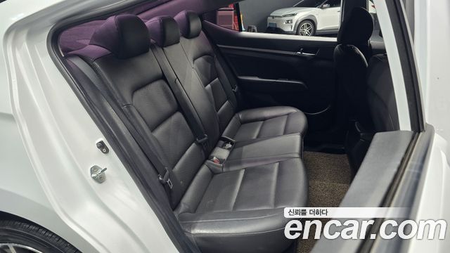 Hyundai AVANTE 2020 — photo 16