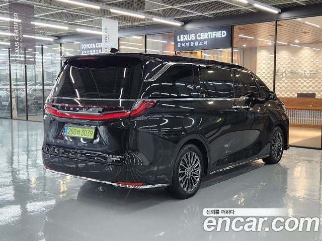 Lexus LM 2025 — photo 2