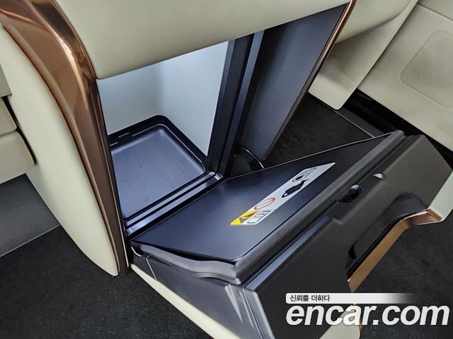 Lexus LM 2025 — photo 13