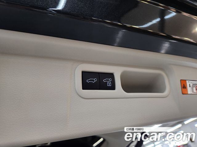 Lexus LM 2025 — photo 18