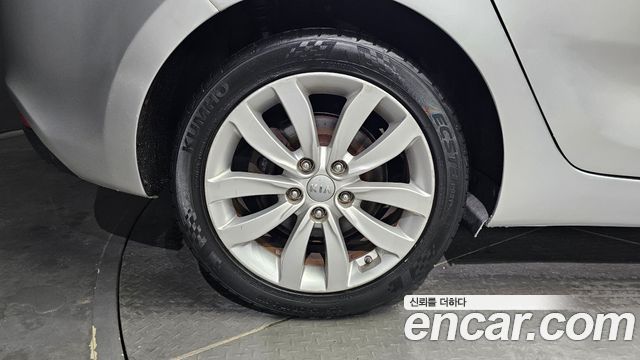 Kia Carens 2015 — photo 5