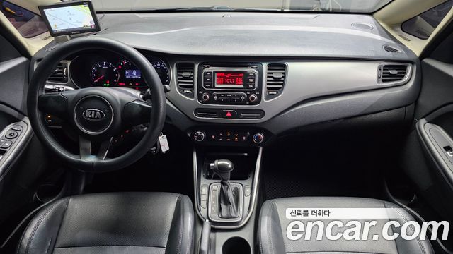Kia Carens 2015 — photo 7