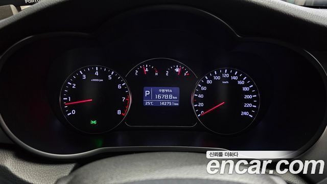 Kia Carens 2015 — photo 8