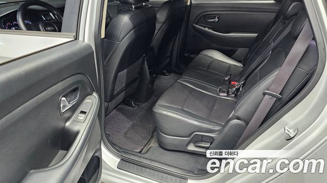 Kia Carens 2015 — photo 12