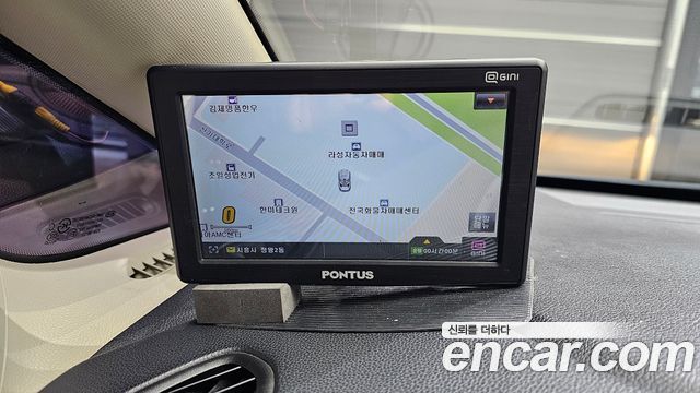 Kia Carens 2015 — photo 13