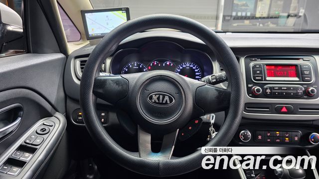 Kia Carens 2015 — photo 15