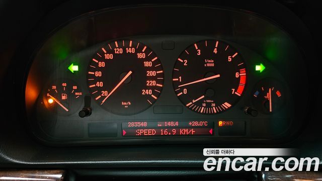 BMW 7-Series 2001 — photo 11