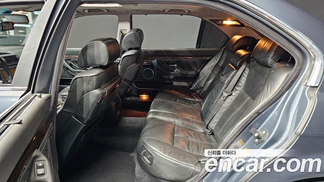 BMW 7-Series 2001 — photo 18