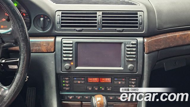 BMW 7-Series 2001 — photo 20