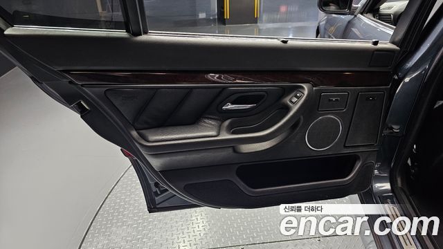 BMW 7-Series 2001 — photo 15