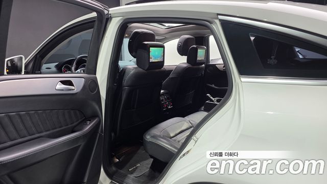 Mercedes-Benz GLE-Class 2017 — photo 11