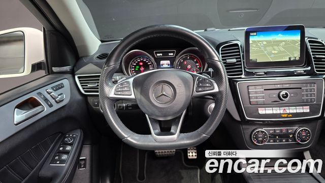 Mercedes-Benz GLE-Class 2017 — photo 13