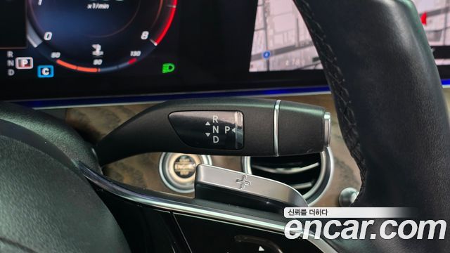 Mercedes-Benz E-Class 2021 — photo 9