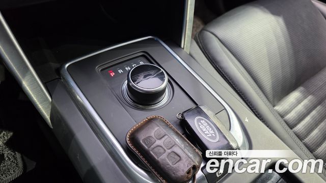 Land Rover Discovery Sport 2018 — photo 12