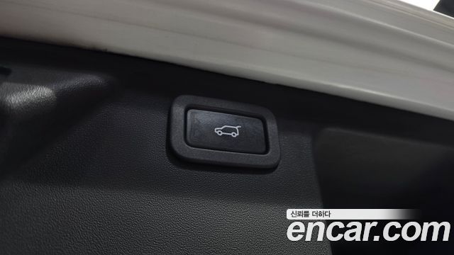 Land Rover Discovery Sport 2018 — photo 25