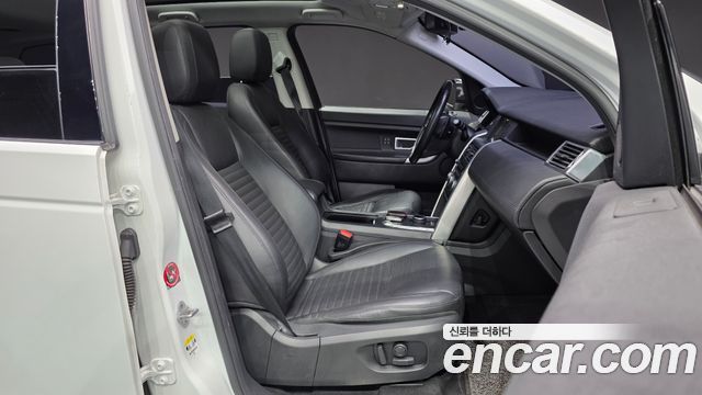 Land Rover Discovery Sport 2018 — photo 16