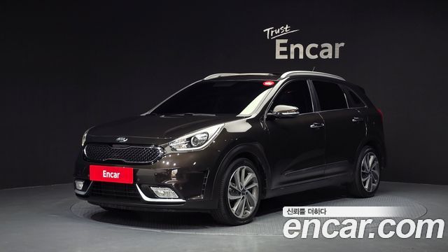 Kia Niro 2017 — photo 1