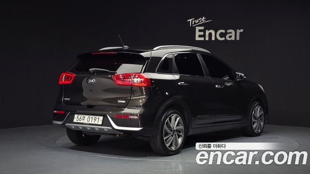 Kia Niro 2017 — photo 2