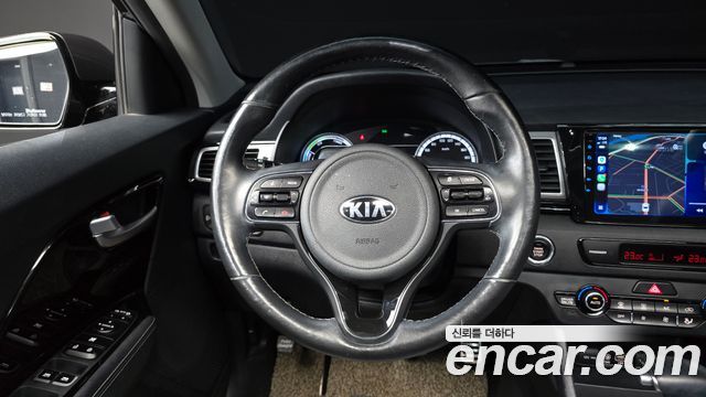 Kia Niro 2017 — photo 12