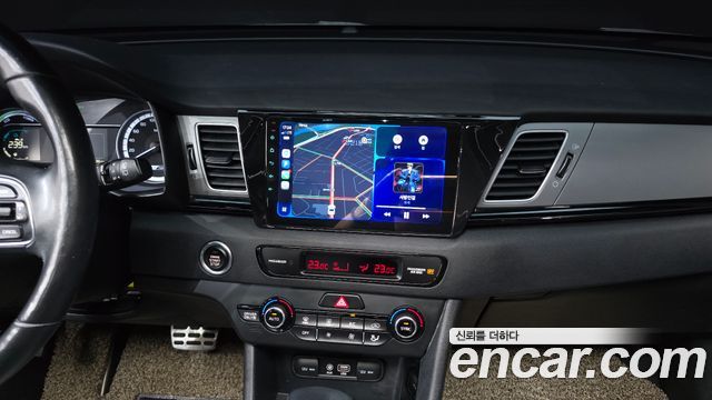 Kia Niro 2017 — photo 14