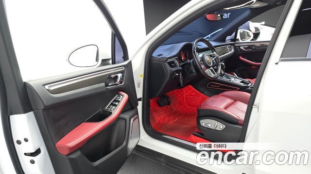 Porsche Macan 2017 — photo 10