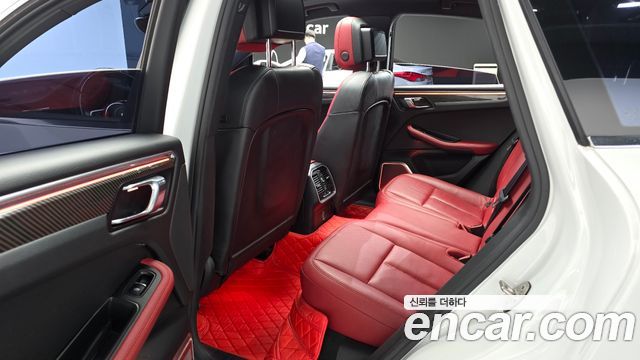 Porsche Macan 2017 — photo 11