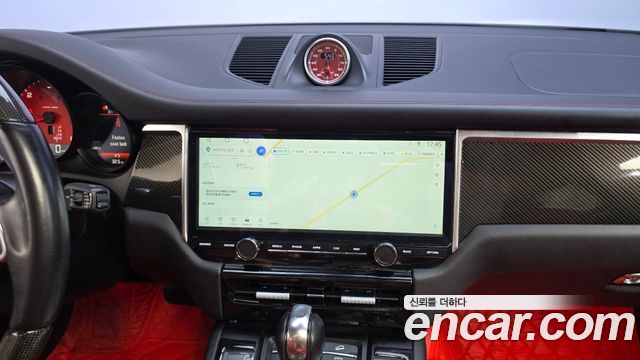 Porsche Macan 2017 — photo 13