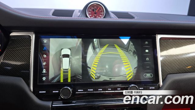 Porsche Macan 2017 — photo 14