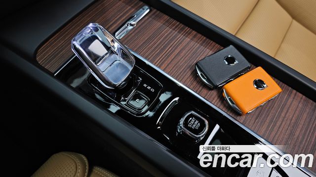 Volvo V60 2025 — photo 12