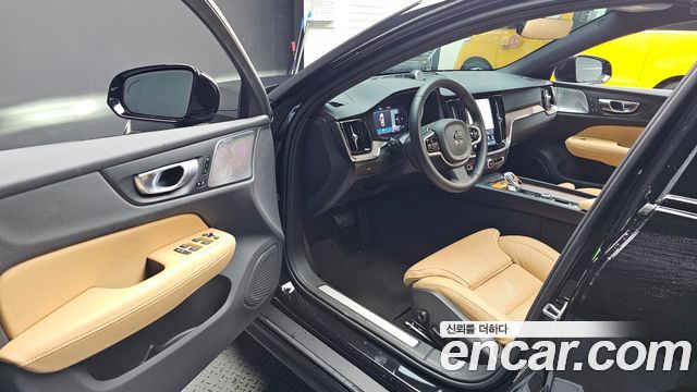 Volvo V60 2025 — photo 13
