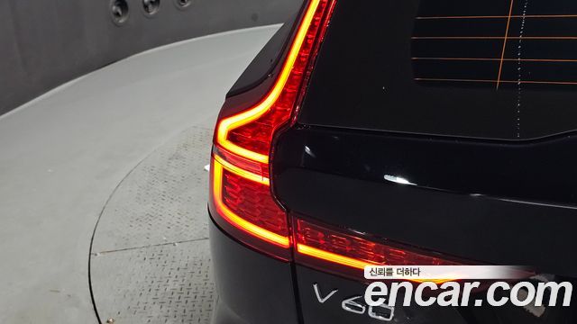 Volvo V60 2025 — photo 9