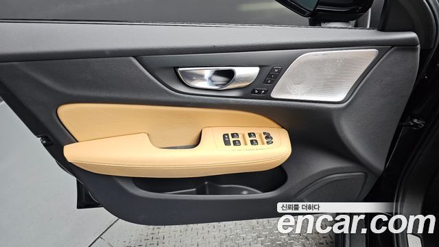Volvo V60 2025 — photo 14