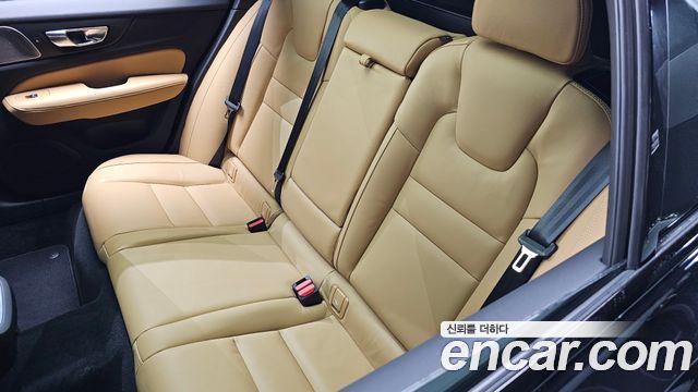 Volvo V60 2025 — photo 28