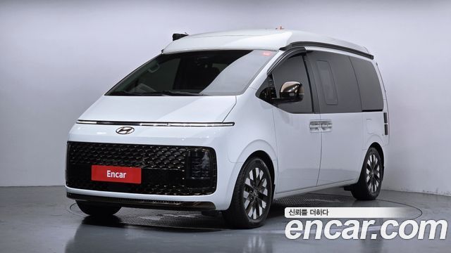 Hyundai Staria 2023 — photo 1