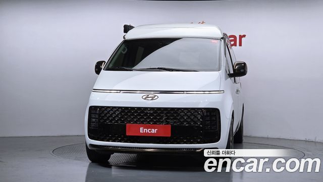 Hyundai Staria 2023 — photo 3