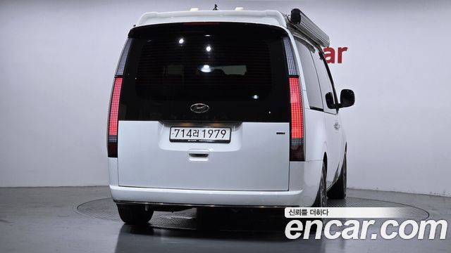 Hyundai Staria 2023 — photo 4