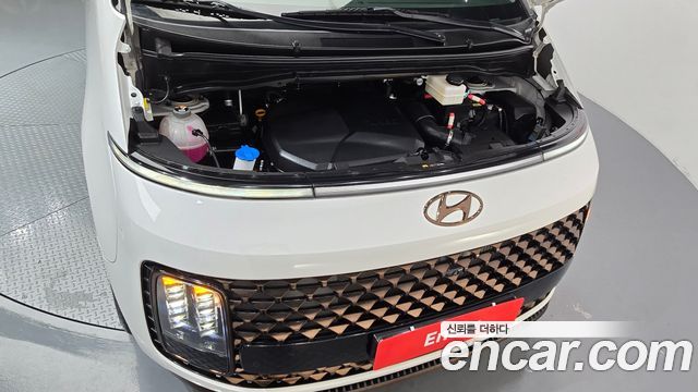Hyundai Staria 2023 — photo 6