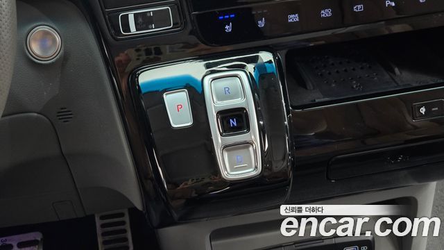 Hyundai Staria 2023 — photo 12