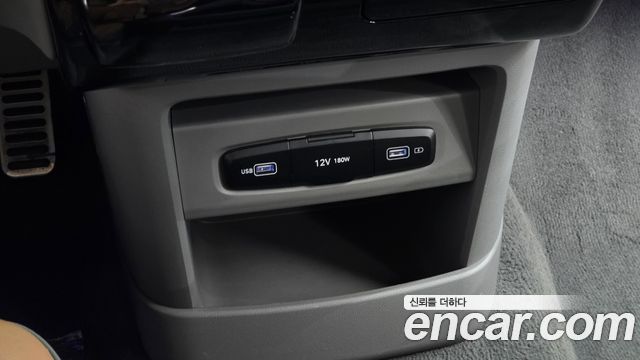 Hyundai Staria 2023 — photo 25