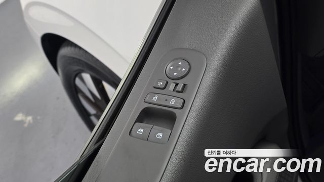 Hyundai Staria 2023 — photo 26