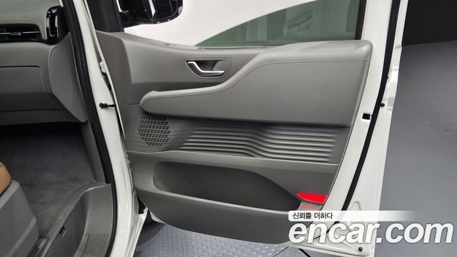 Hyundai Staria 2023 — photo 15